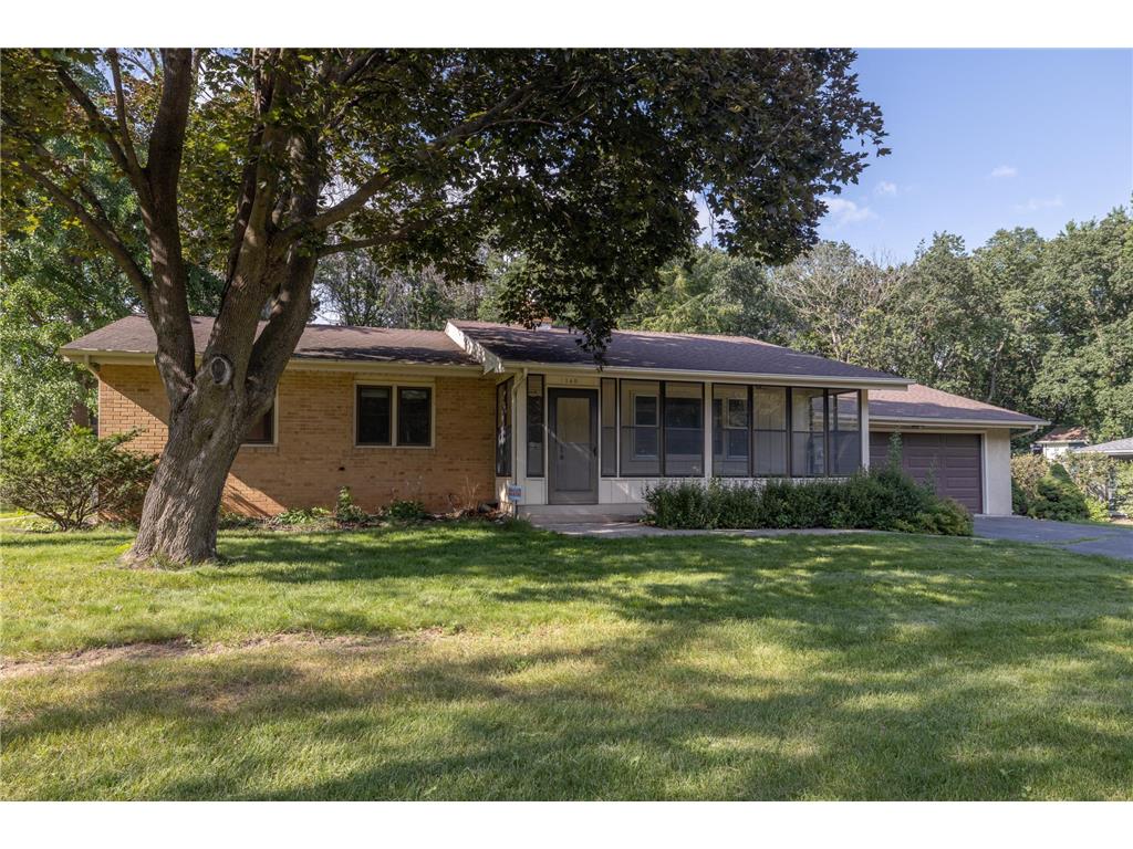 140 Surrey Trail N Apple Valley MN 55124 6578607 image1