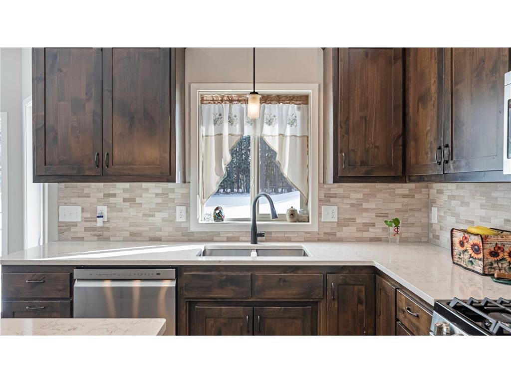 1400 Carriage Hill Drive Hinckley MN 55037 7007563 image15