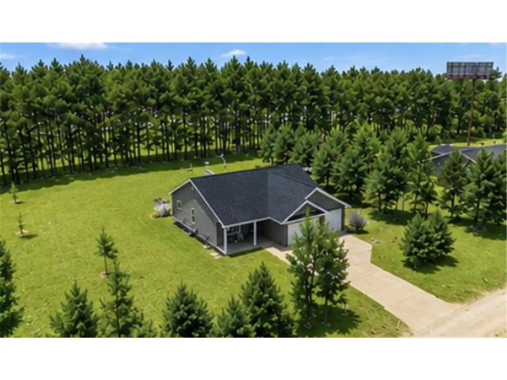 1400 Carriage Hill Drive Hinckley MN 55037 7007563 image2