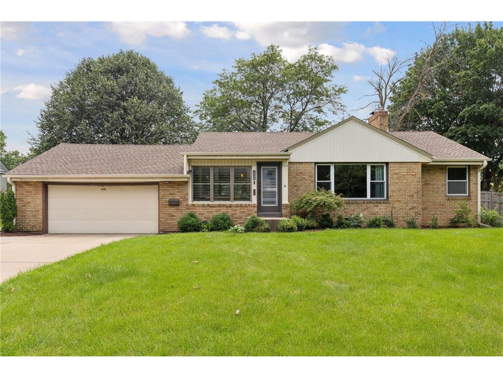 1400 Shryer Avenue W Roseville MN 55113 6571313 image1