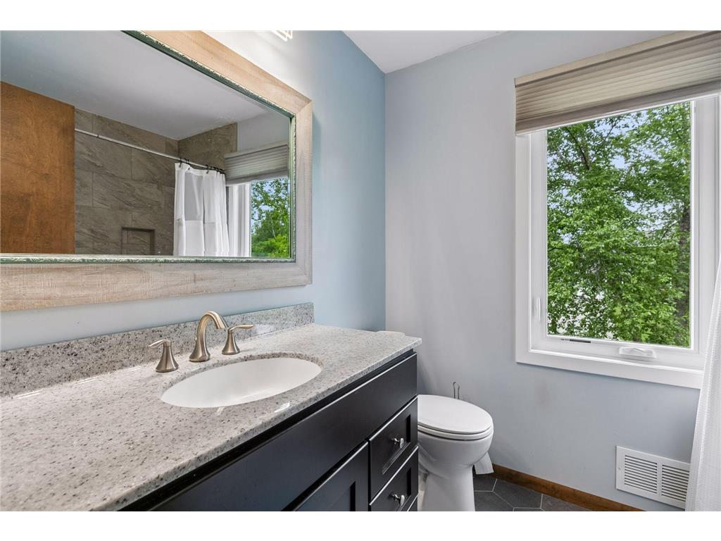 1401 Echo Drive Burnsville MN 55337 7101296 image36