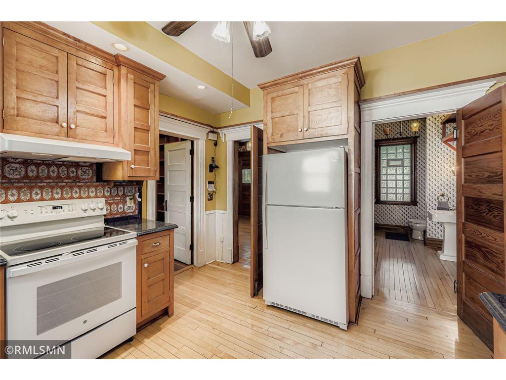 1401 Fremont Avenue N Minneapolis MN 55411 6791443 image10