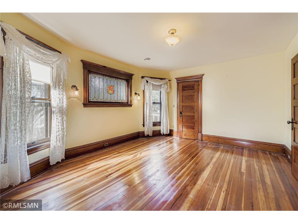 1401 Fremont Avenue N Minneapolis MN 55411 6791443 image16