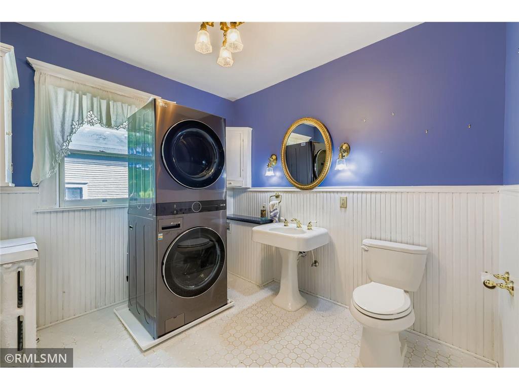 1401 Fremont Avenue N Minneapolis MN 55411 6791443 image18