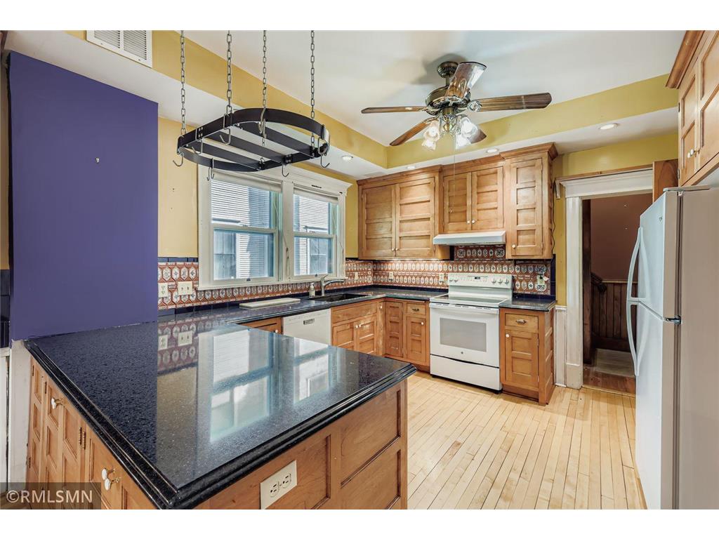 1401 Fremont Avenue N Minneapolis MN 55411 6791443 image9