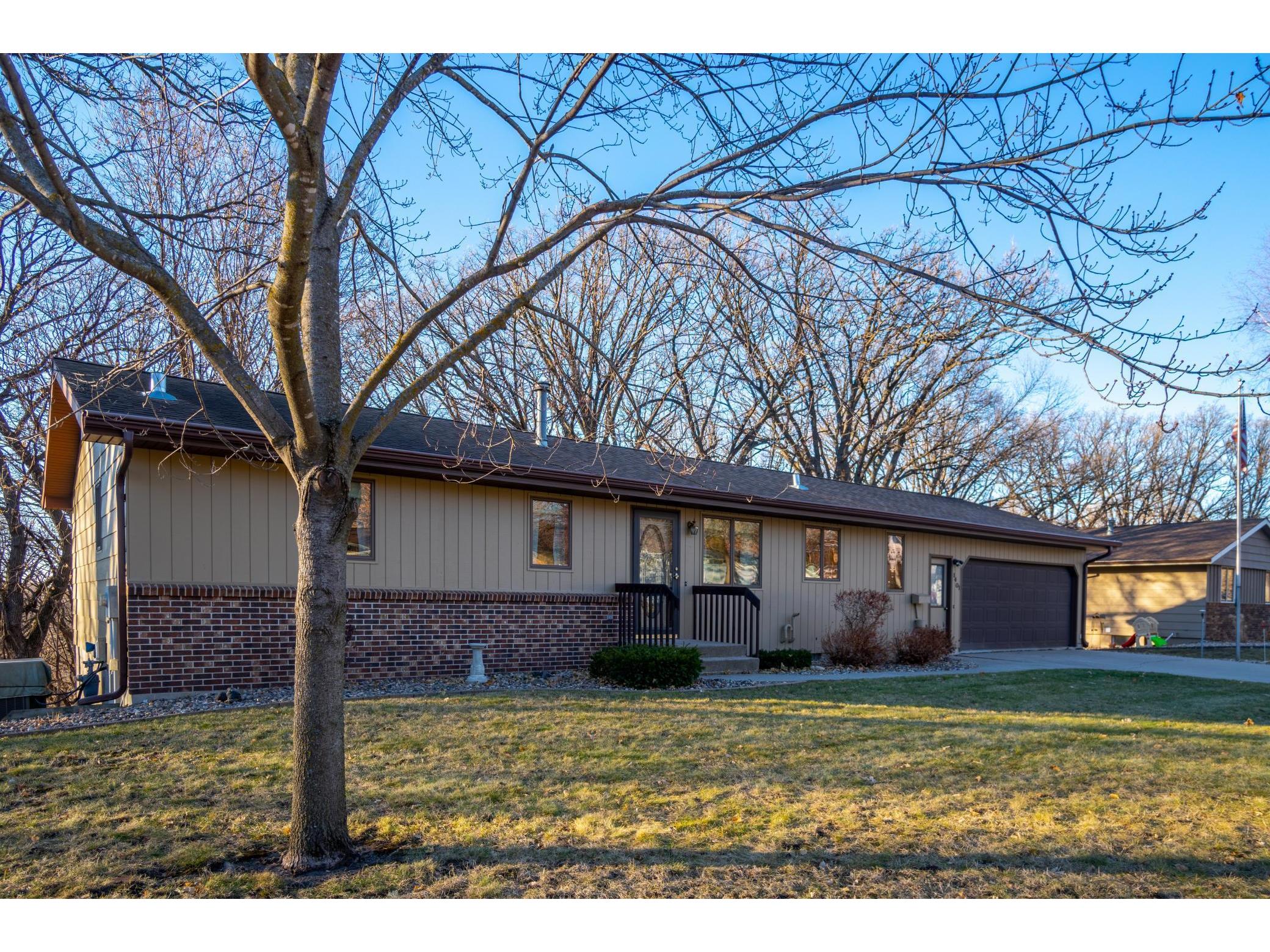 1401 Oak Drive, Montevideo, MN 56265 MLS 5689295 Edina Realty