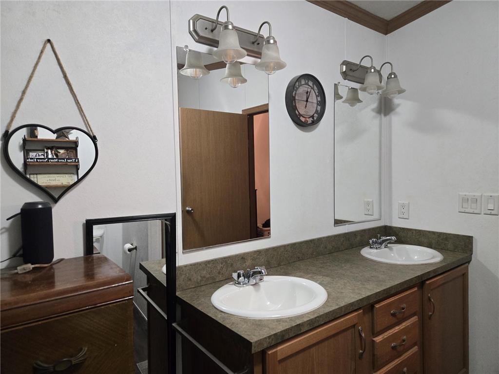 14010 10th Street SE Raymond MN 56282 7030055 image14