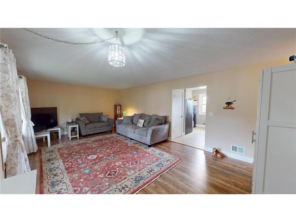 1402 Marie Avenue Albert Lea MN 56007 7103204 image2