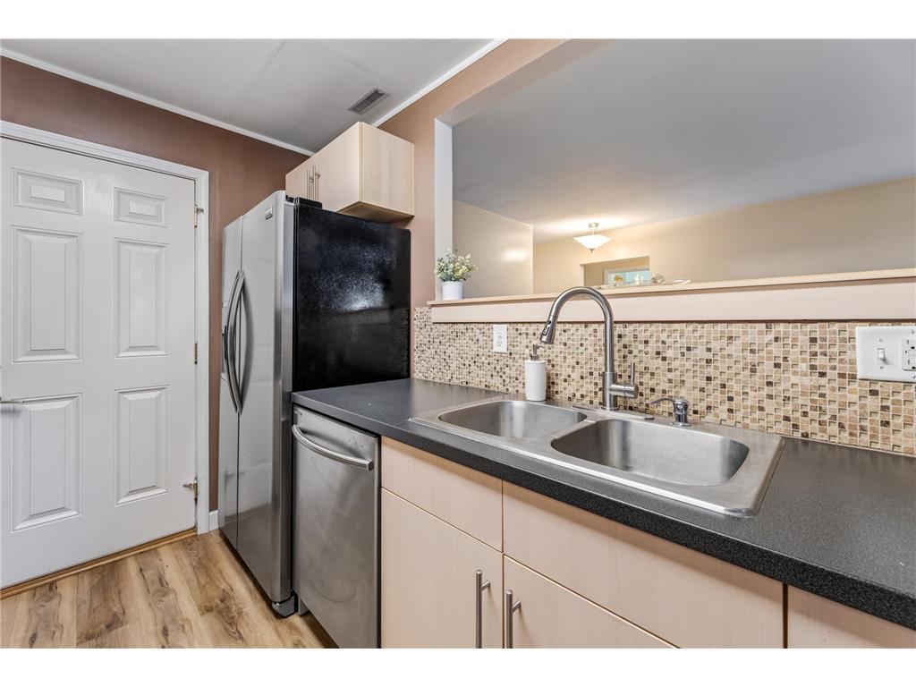 1402 Mcnally Drive #B Winona MN 55987 7080932 image8