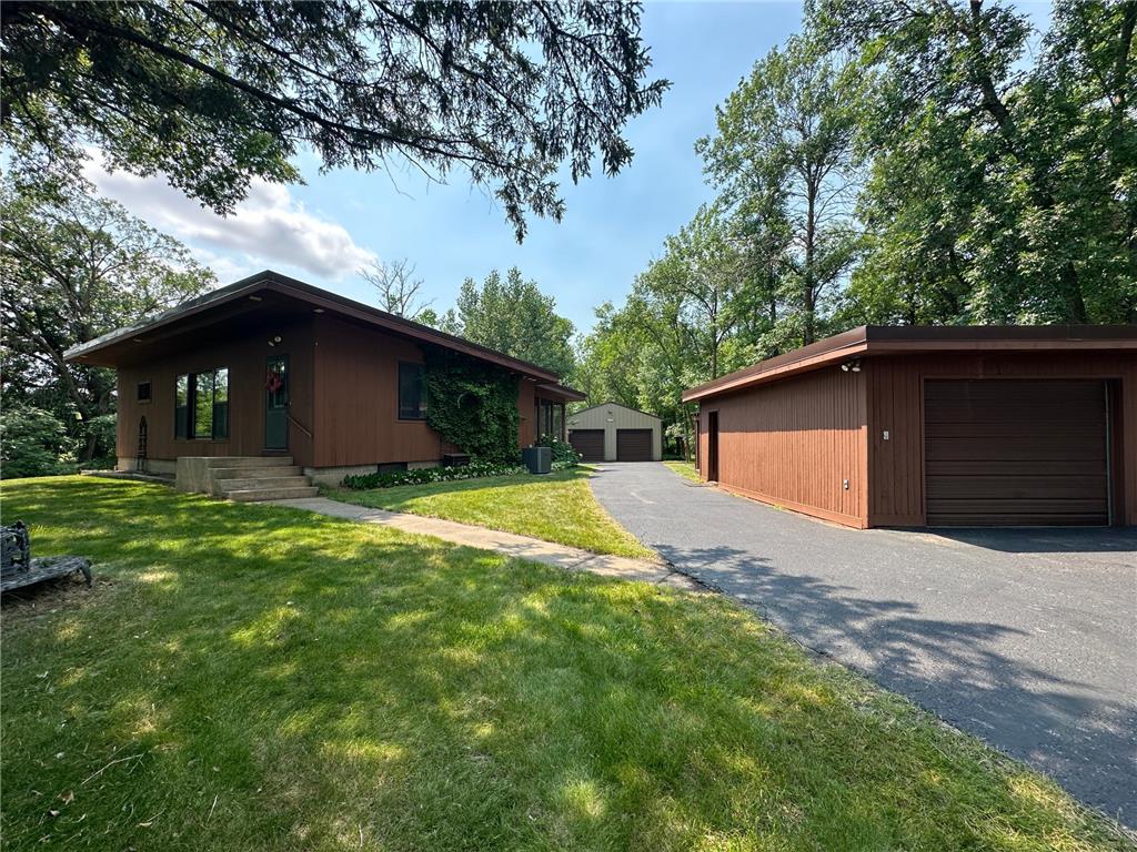 1402 N Mckay Avenue NE Alexandria MN 56308 7093034 image1
