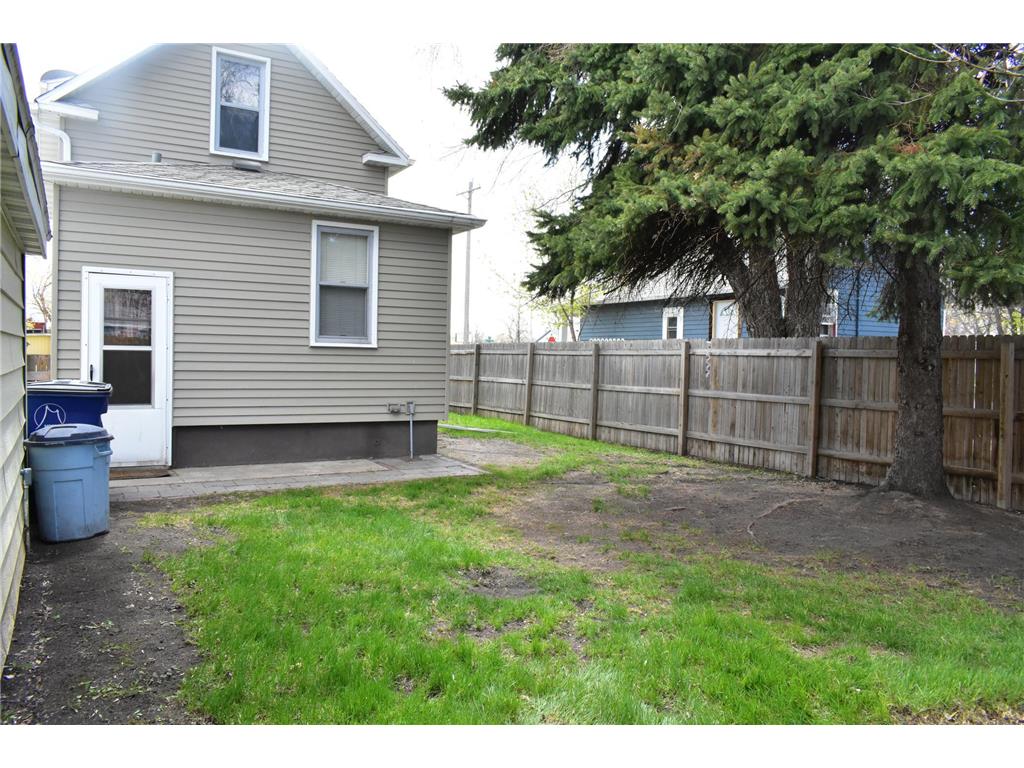 1404 2nd Avenue N Moorhead MN 56560 7038326 image2