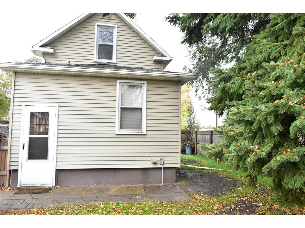 1404 2nd Avenue N Moorhead MN 56560 7038326 image5