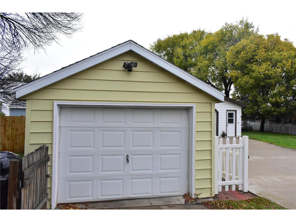 1404 2nd Avenue N Moorhead MN 56560 7038326 image6