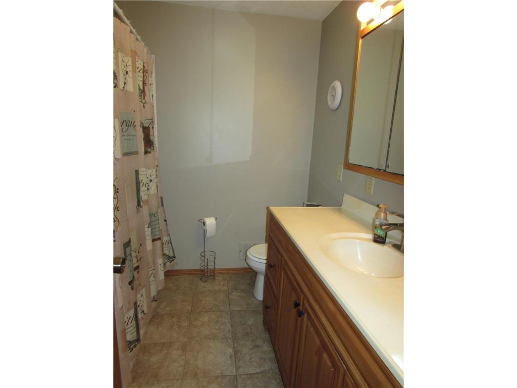 1404 Lucia Avenue Fairmont MN 56031 - George Lake 7072223 image11