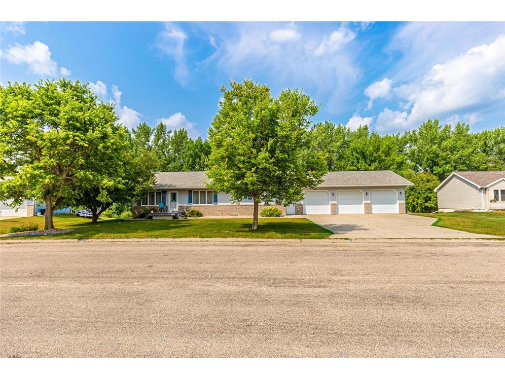1404 Sunset Boulevard Hawley MN 56549 6413523 image1