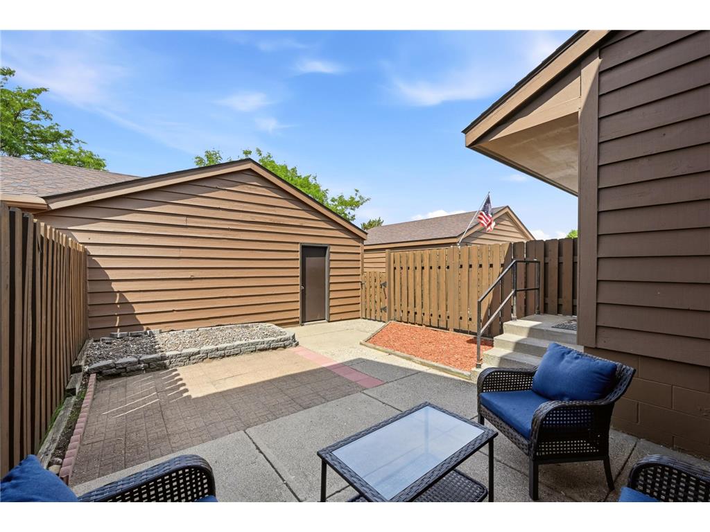 1405 63rd Lane N Brooklyn Center MN 55430 7077010 image6