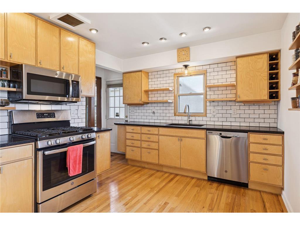 1405 Schletti Street Saint Paul MN 55117 6789728 image1