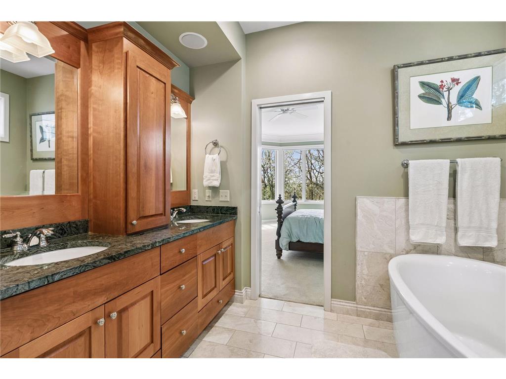 1405 Skyline Drive Golden Valley MN 55422 7058499 image22