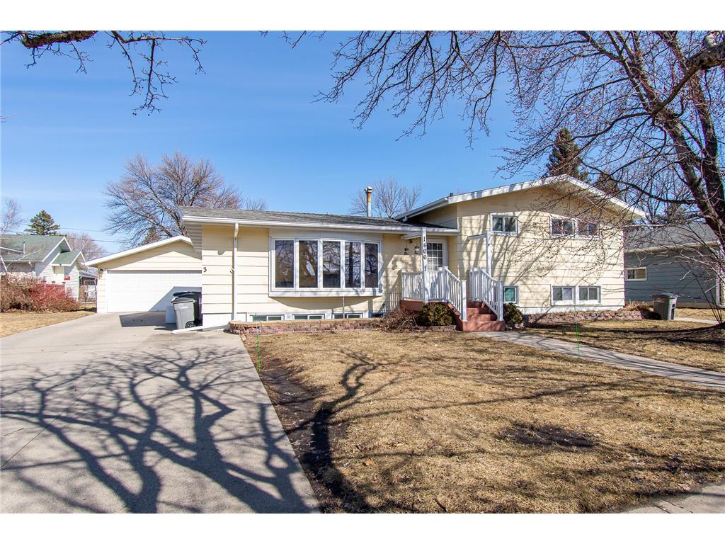 1406 24th Avenue S Moorhead MN 56560 7043061 image1