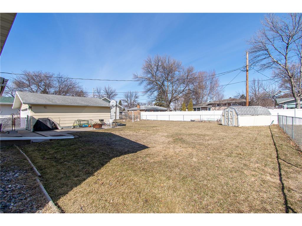 1406 24th Avenue S Moorhead MN 56560 7043061 image25