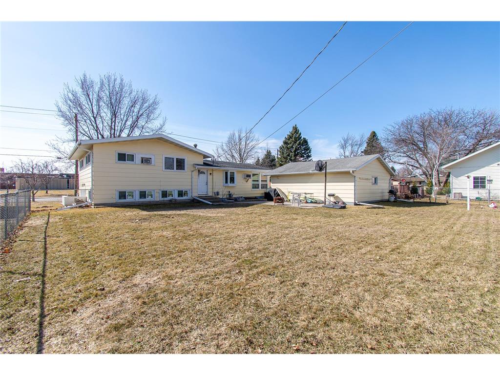 1406 24th Avenue S Moorhead MN 56560 7043061 image26