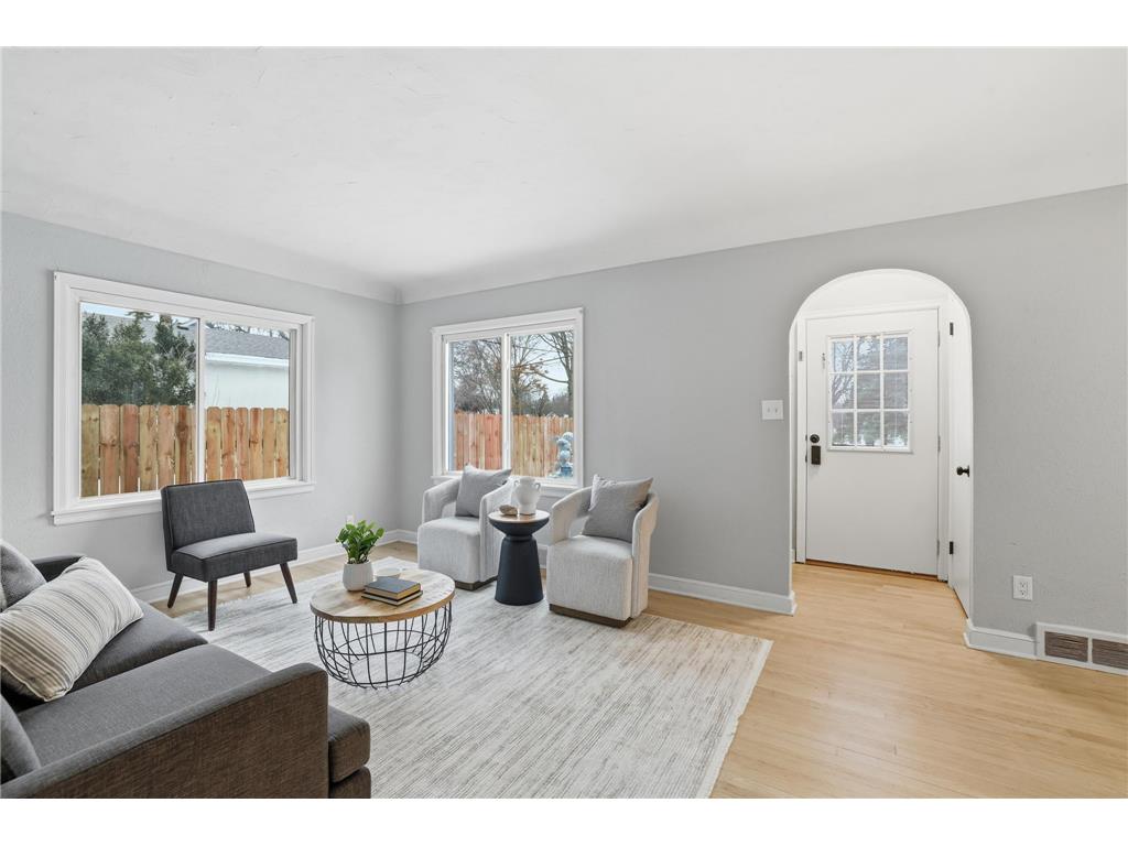 1406 Furness Parkway Saint Paul MN 55119 7008887 image1