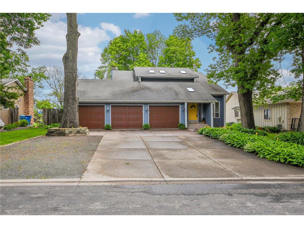 1407 Bay Point Drive SE Forest Lake MN 55025 - Forest 6545609 image1