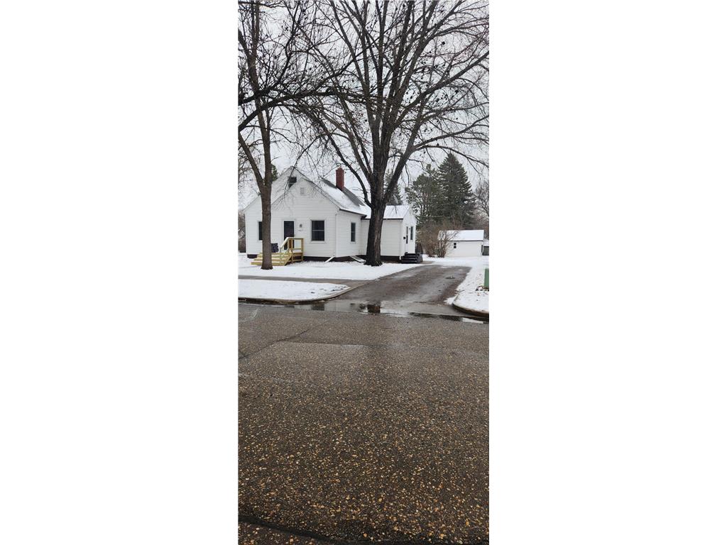 1407 Cedar Street Alexandria MN 56308 7050018 image1