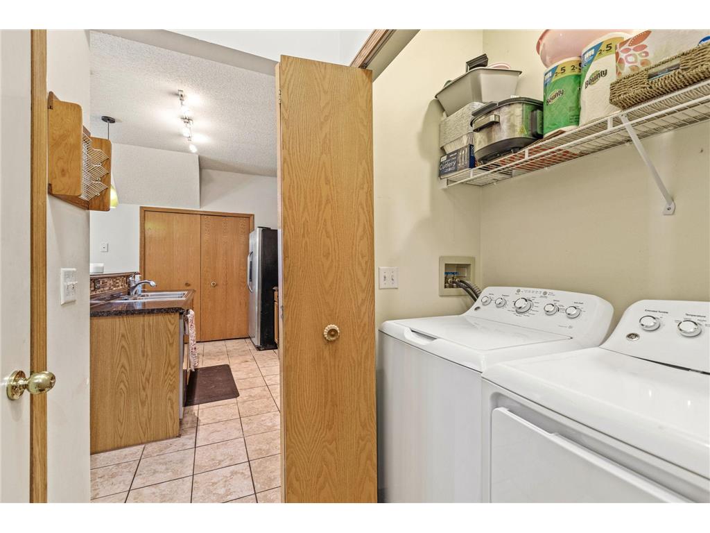 14075 Plymouth Avenue #92 Burnsville MN 55337 7072114 image17