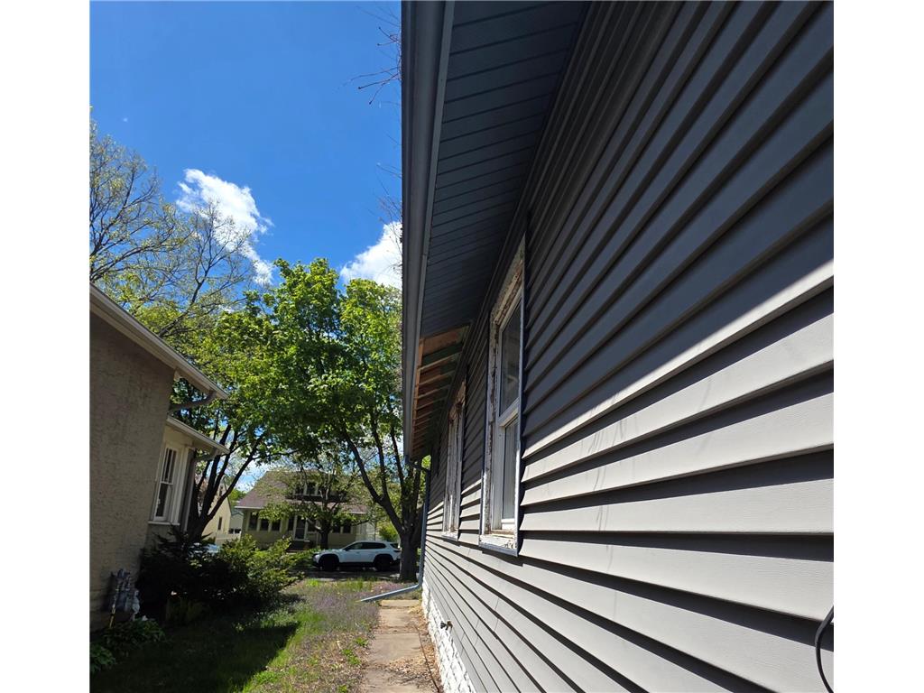 1408 Arona Street Saint Paul MN 55108 7001284 image11