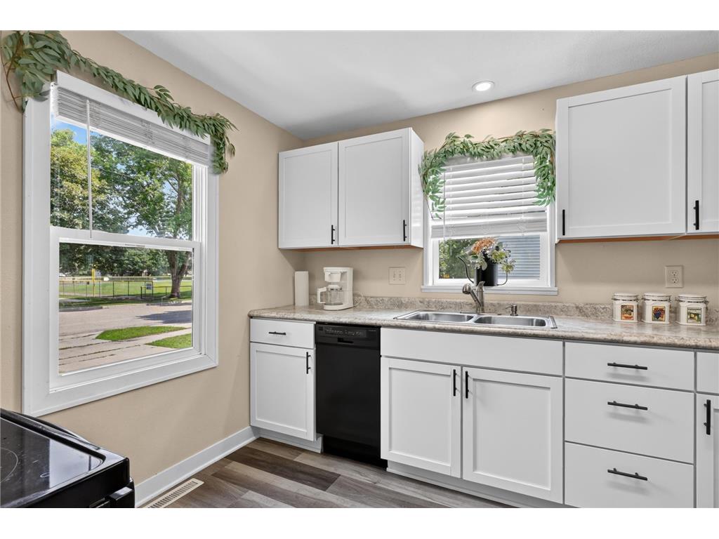 1408 Elm Street Alexandria MN 56308 7102738 image7