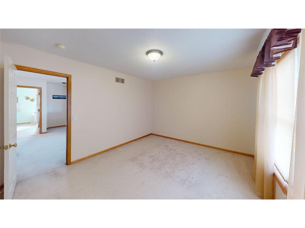 1409 131st Avenue NE Blaine MN 55449 7041288 image16