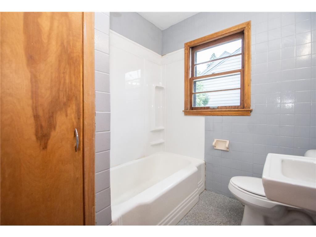 1409-1411 9th Avenue S Moorhead MN 56560 7074797 image12