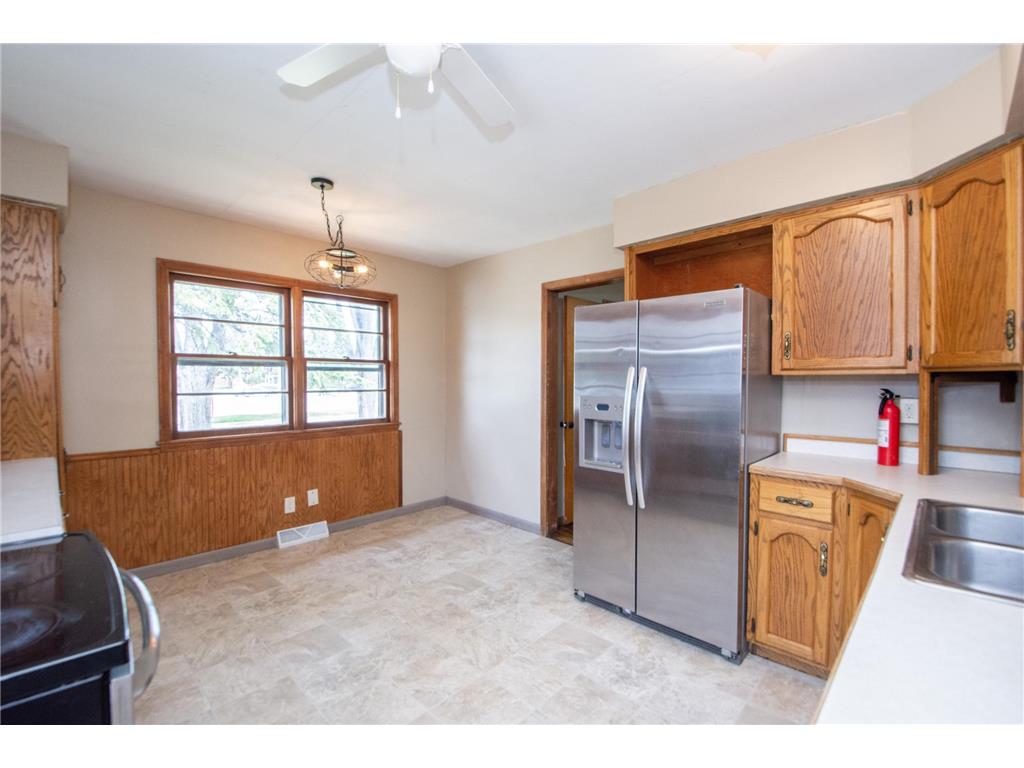 1409-1411 9th Avenue S Moorhead MN 56560 7074797 image32