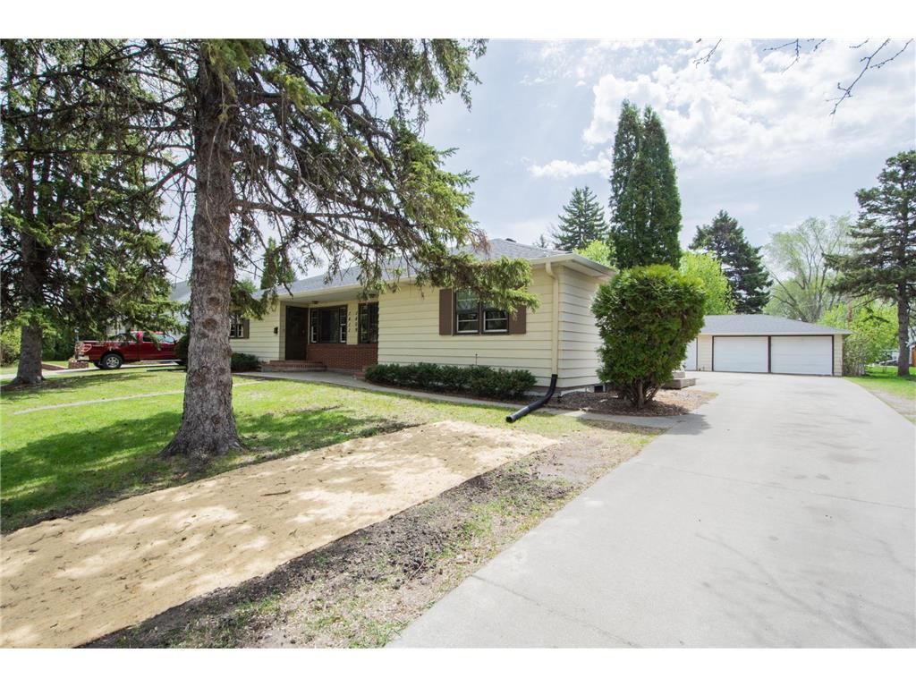 1409-1411 9th Avenue S Moorhead MN 56560 7074797 image4