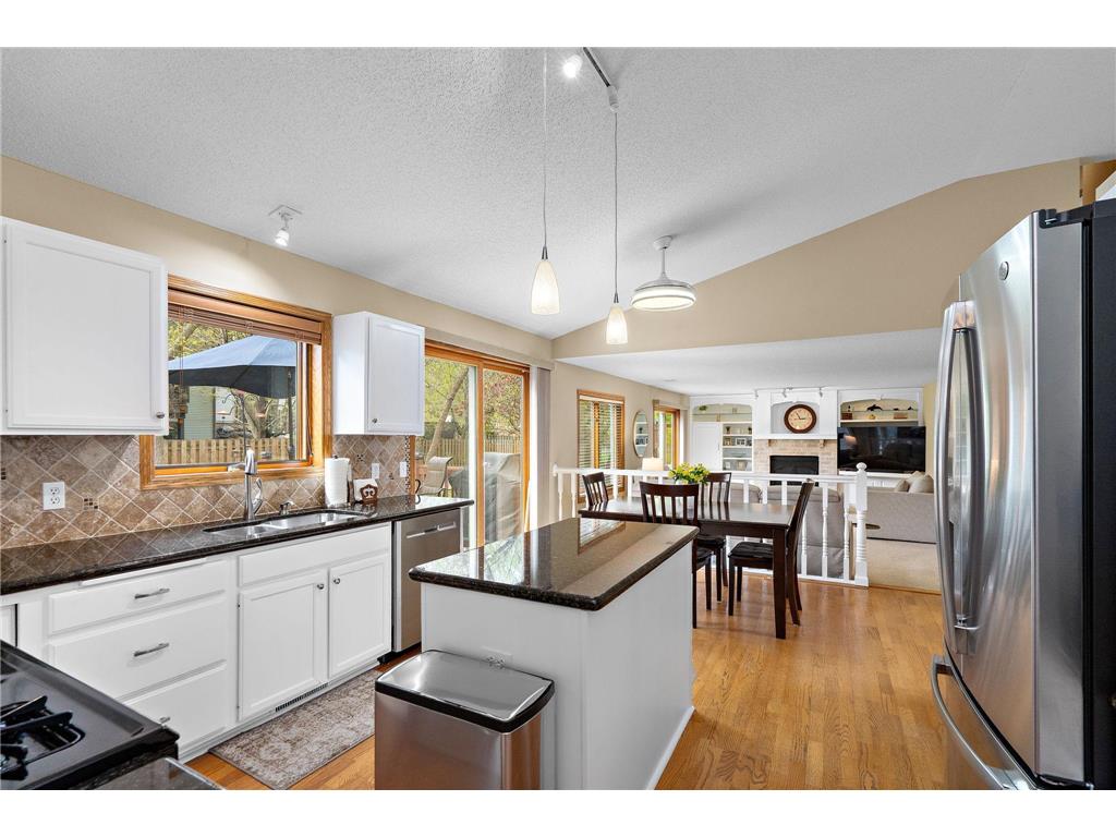1409 Earle Way Burnsville MN 55306 7061416 image12