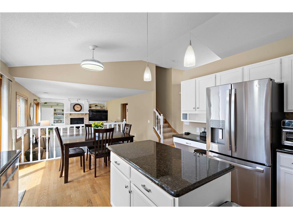 1409 Earle Way Burnsville MN 55306 7061416 image13