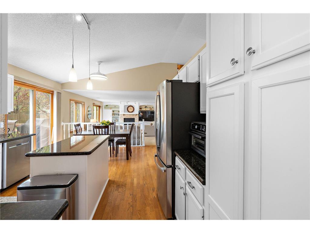 1409 Earle Way Burnsville MN 55306 7061416 image14