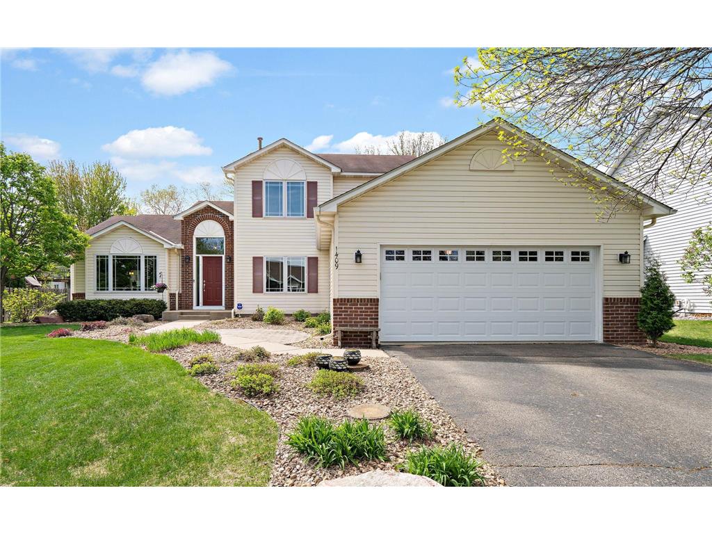 1409 Earle Way Burnsville MN 55306 7061416 image2