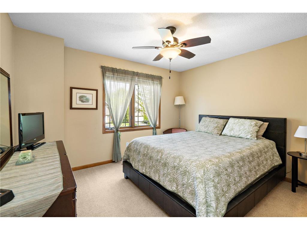1409 Earle Way Burnsville MN 55306 7061416 image21