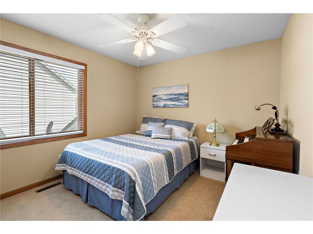 1409 Earle Way Burnsville MN 55306 7061416 image23