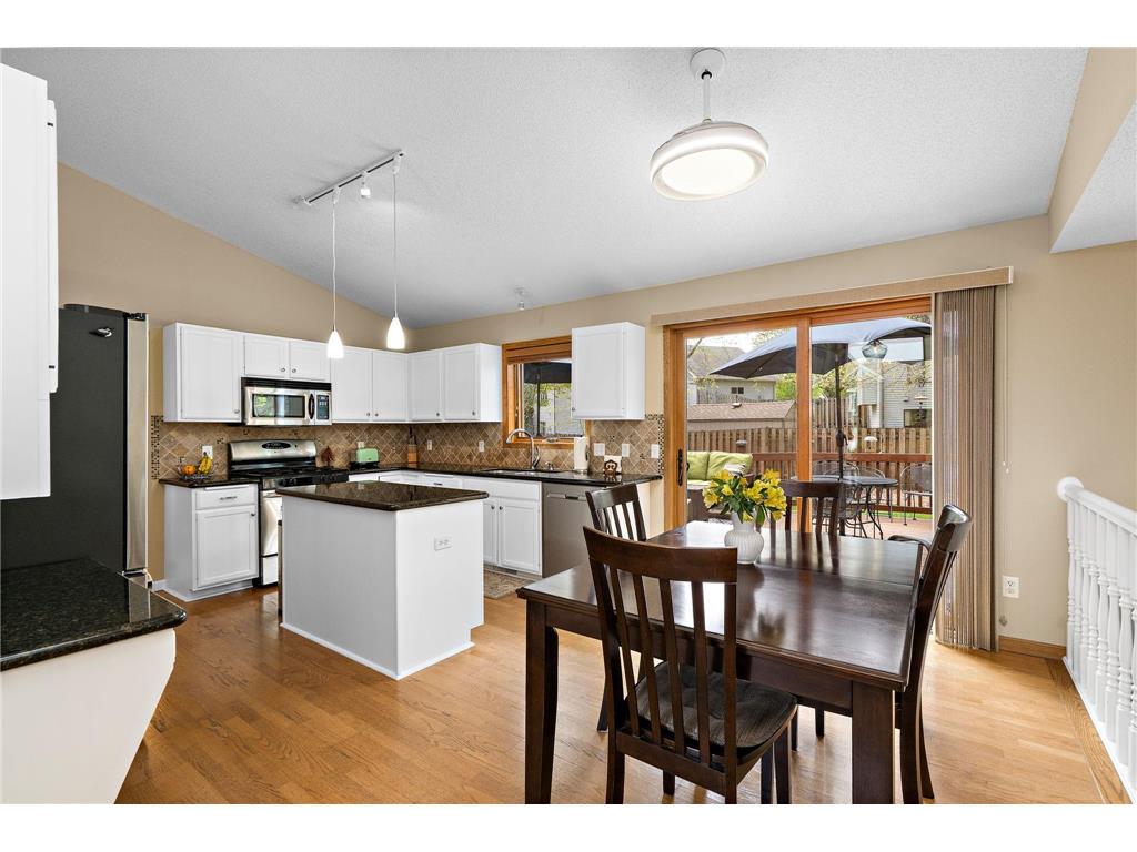1409 Earle Way Burnsville MN 55306 7061416 image7