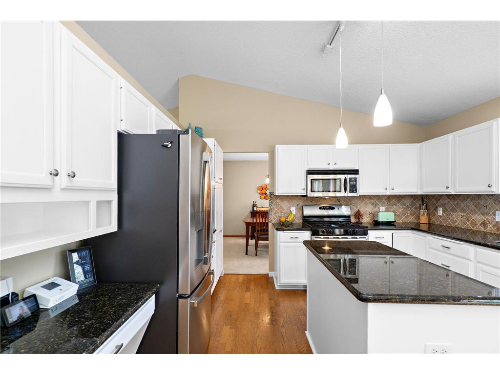 1409 Earle Way Burnsville MN 55306 7061416 image9