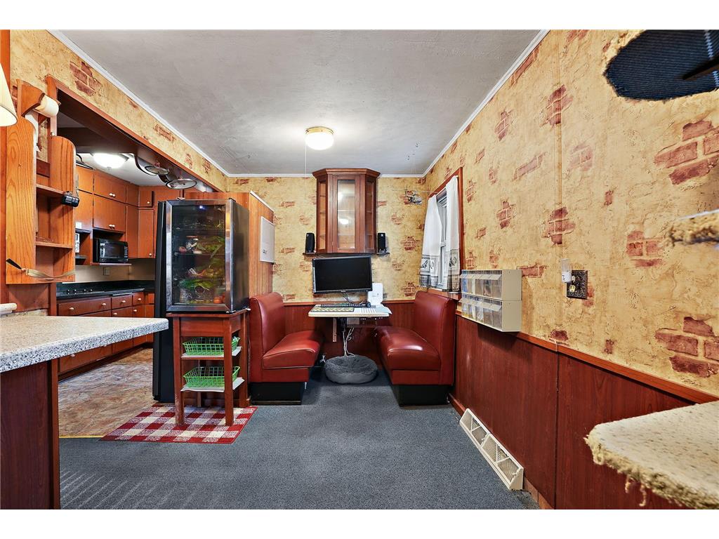 1409 Hillsboro Avenue N Golden Valley MN 55427 7013908 image10