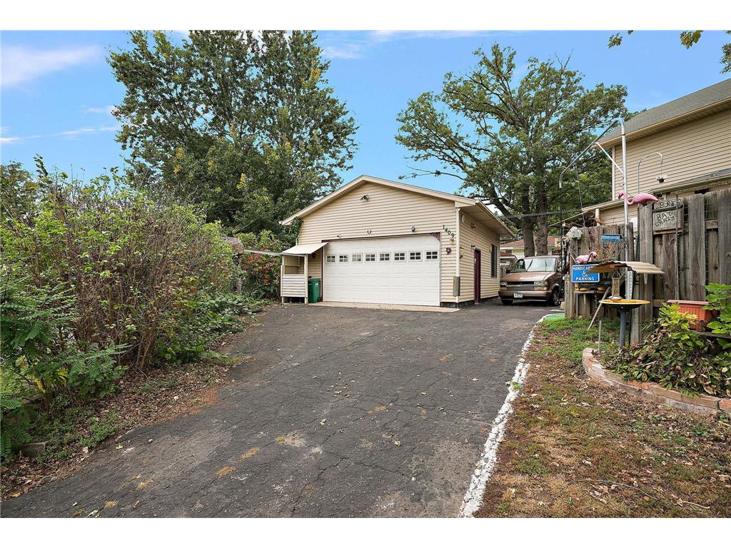 1409 Hillsboro Avenue N Golden Valley MN 55427 7013908 image15