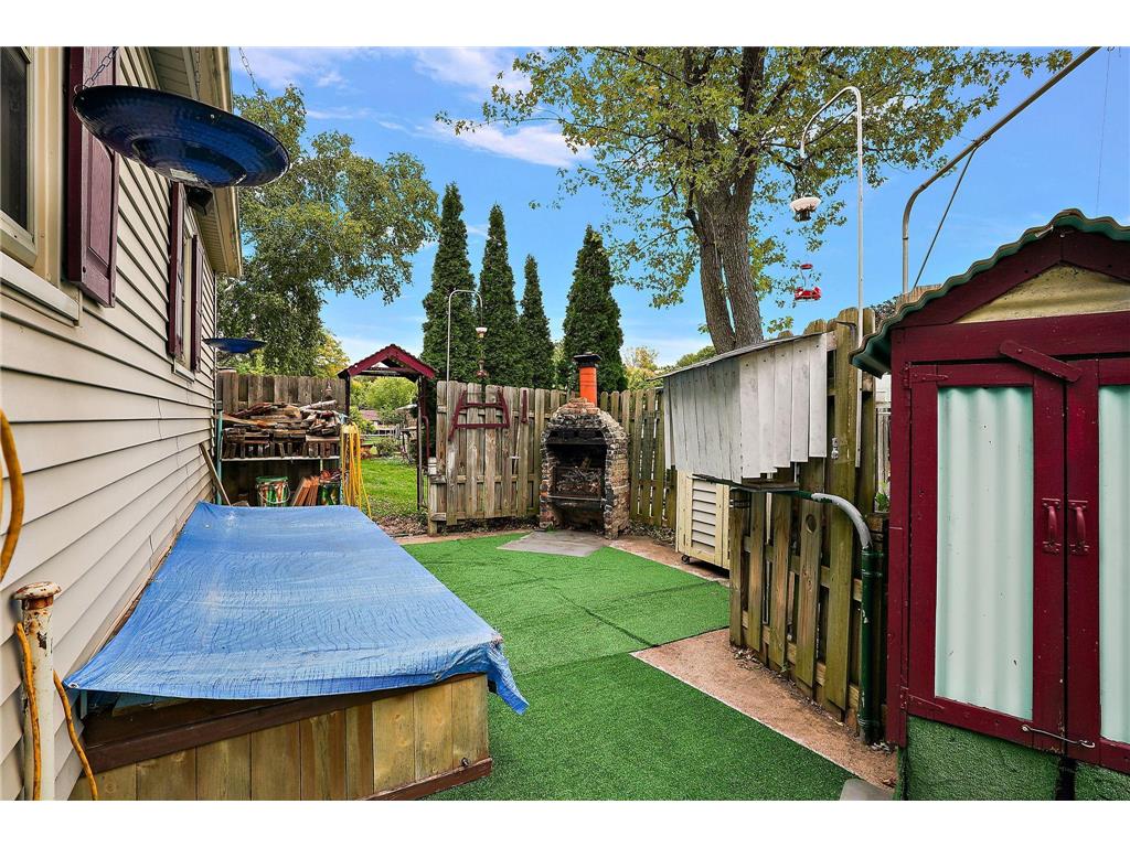 1409 Hillsboro Avenue N Golden Valley MN 55427 7013908 image17