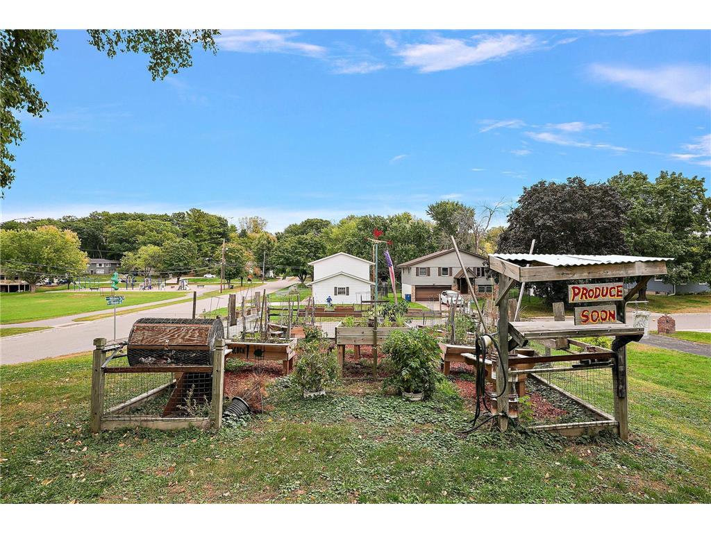 1409 Hillsboro Avenue N Golden Valley MN 55427 7013908 image19