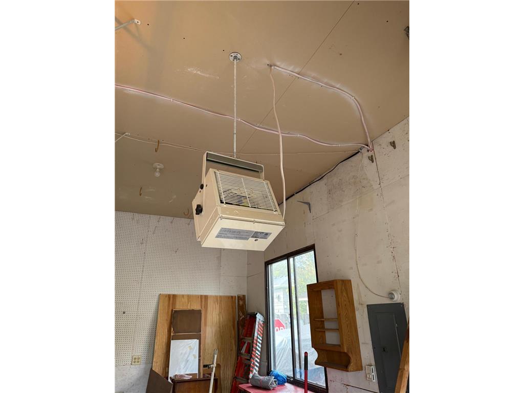 1409 Hillsboro Avenue N Golden Valley MN 55427 7013908 image23