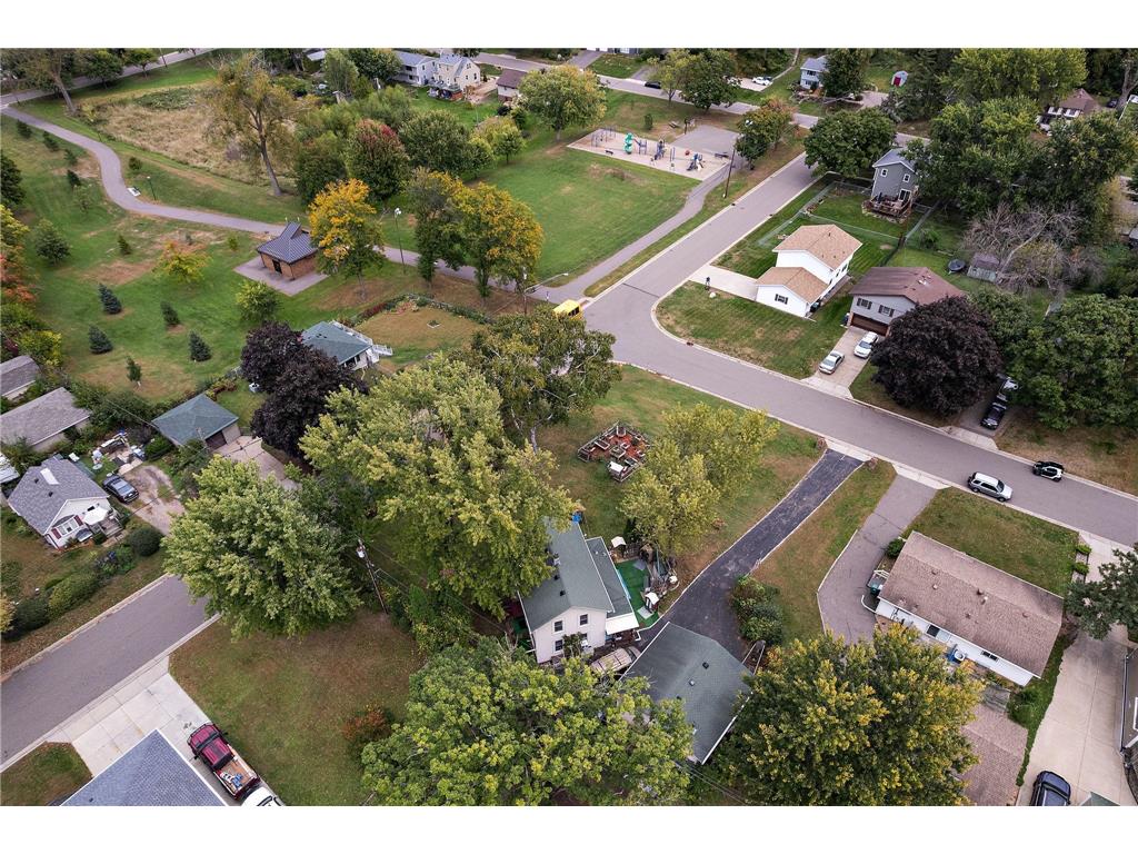 1409 Hillsboro Avenue N Golden Valley MN 55427 7013908 image25