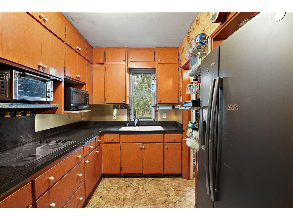 1409 Hillsboro Avenue N Golden Valley MN 55427 7013908 image8